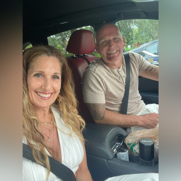 I’m live ✨🫶🏻🌈 Stop by 🫶🏻✨🌈✨🫶🏻 - Picture 4 of 9